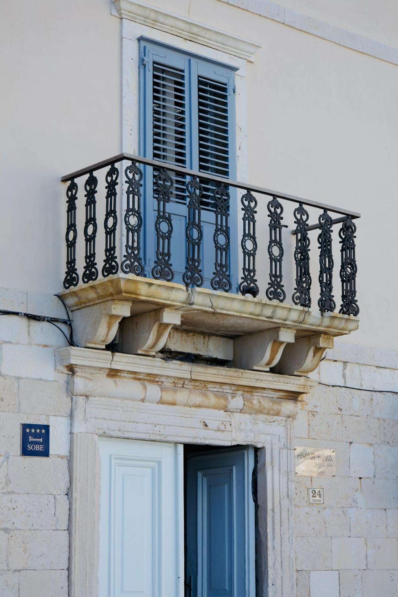 Hvar Riva Rooms ฮวาร์ ภายนอก รูปภาพ